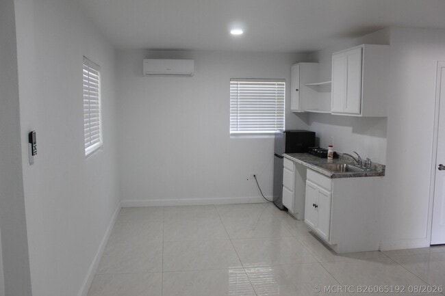 Building Photo - 4434 Venus Ave
