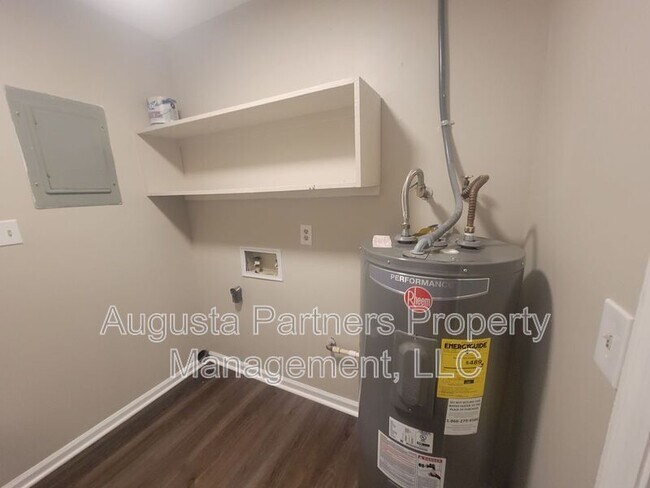 Building Photo - 139 Stoneybrooks Pl