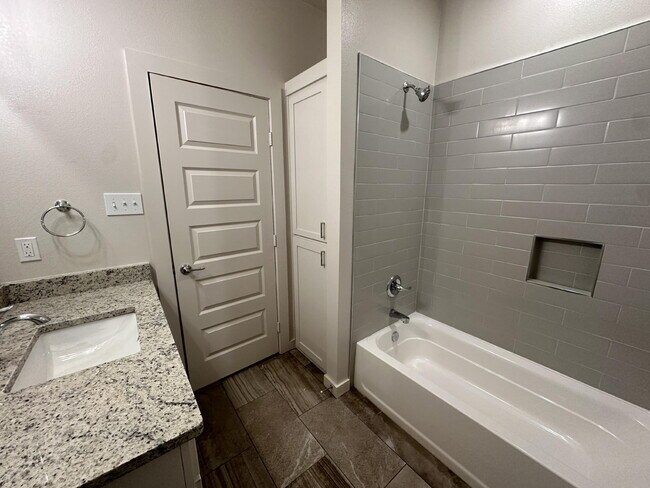 Building Photo - 1115 N 7th St