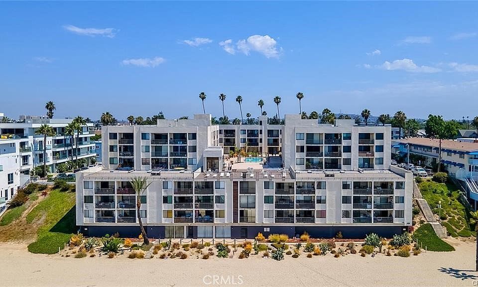 Building Photo - 1140 E Ocean Blvd