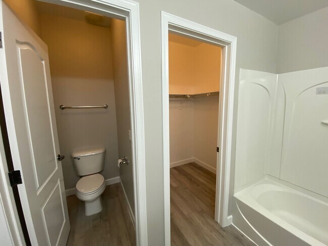 Building Photo - Resort-Style Living in Gilbert – 3 Bed Townhome Near SanTan Village