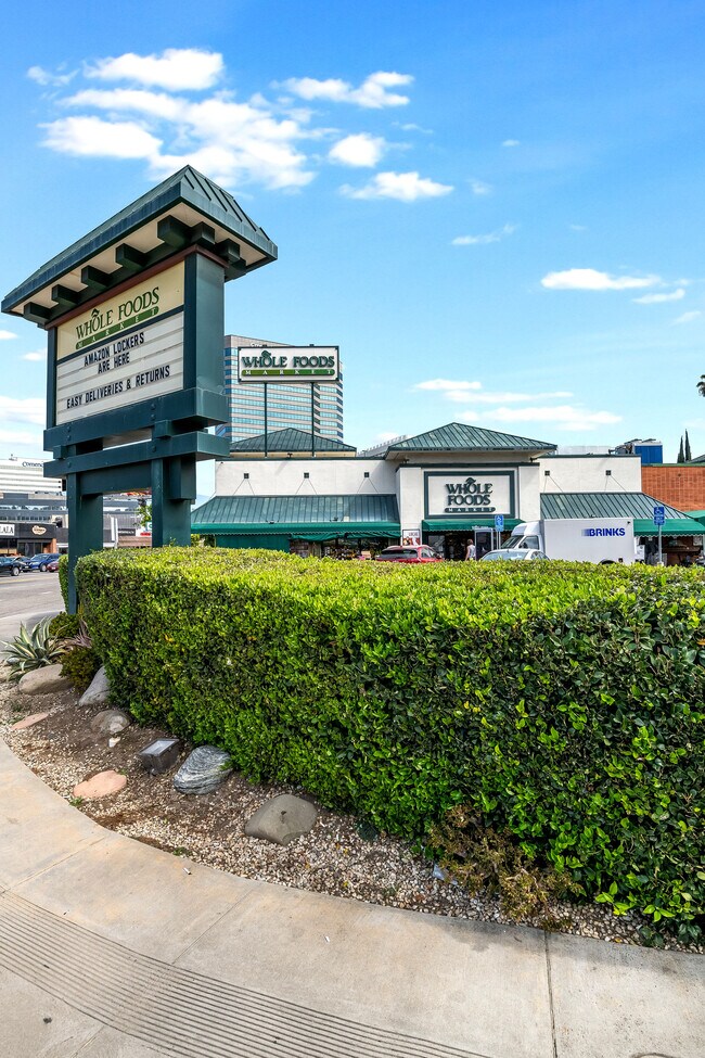 Building Photo - 4443 Saugus Ave