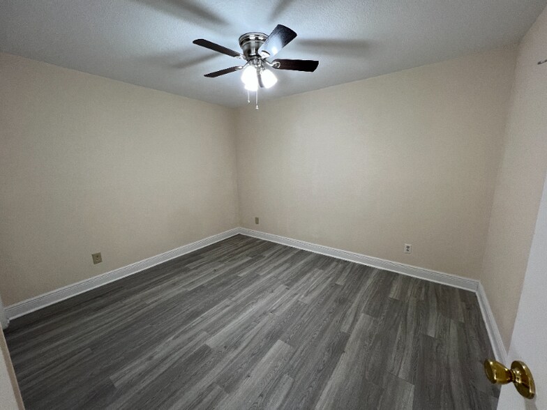 Building Photo - 1425 Orchid Ln