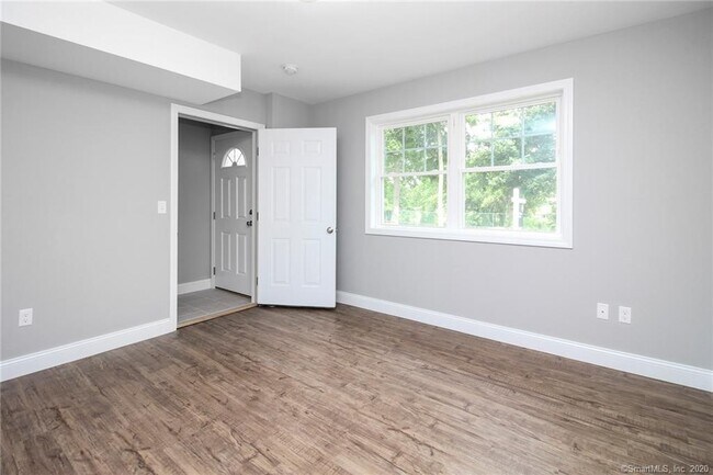 Building Photo - 35 Ringgold St