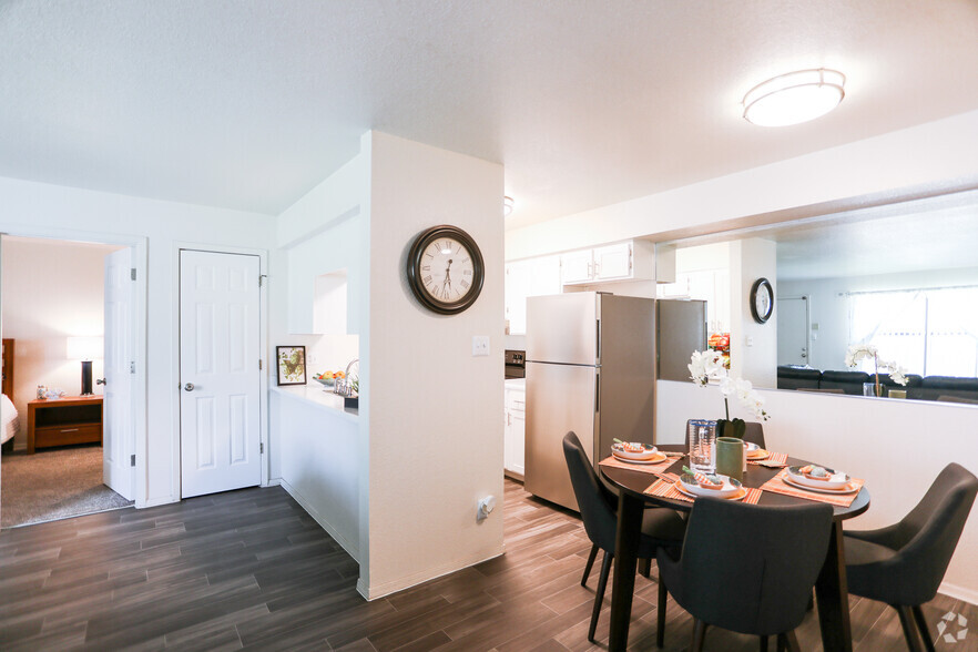 2BD, 2BA - 950SF Model - Whispering Sands