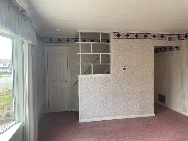 Building Photo - 2030 Eastman Ave