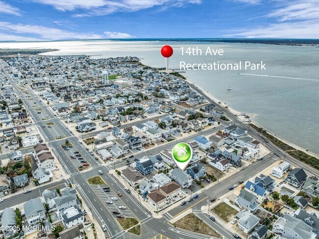 Building Photo - 111 7th Ave