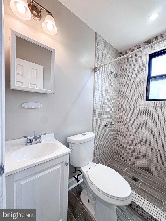 Building Photo - 4630 Hillside Rd SE