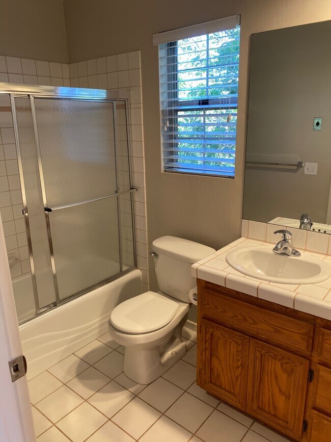 Building Photo - 540 Wildhorse Ln