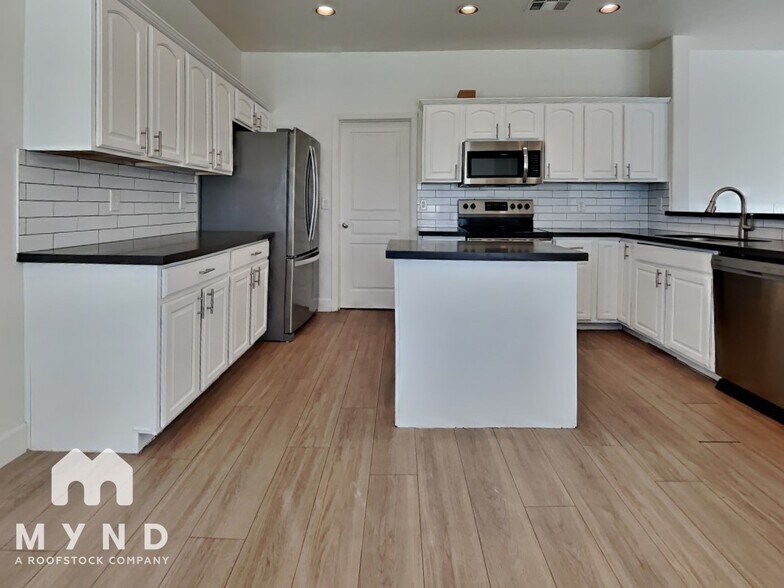 Building Photo - 1237 E Blackfoot Daisy Dr