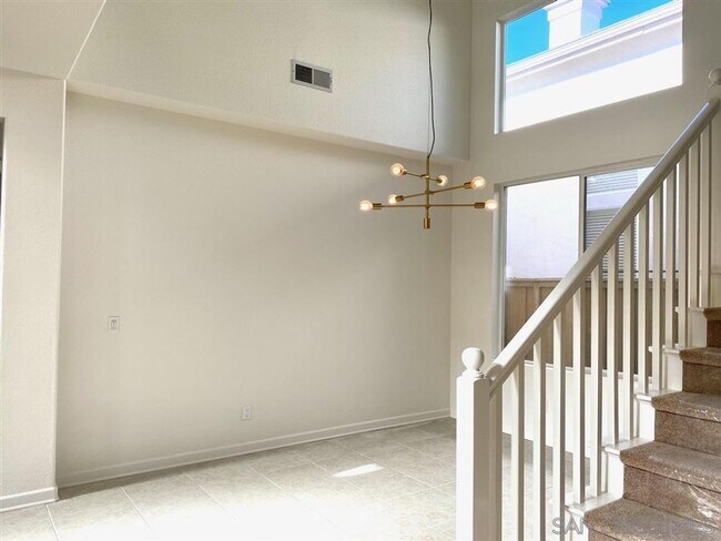 Building Photo - HOLLYFIELD CT - Spacious 5 Bedroom Carmel Valley Home on Quiet Cul-de-Sac — Available Aug 10!