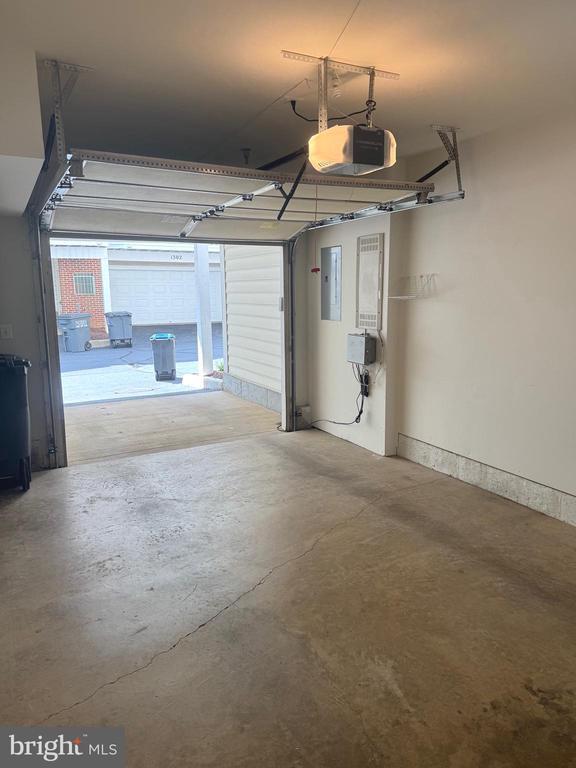Building Photo - 1322 N Danville St