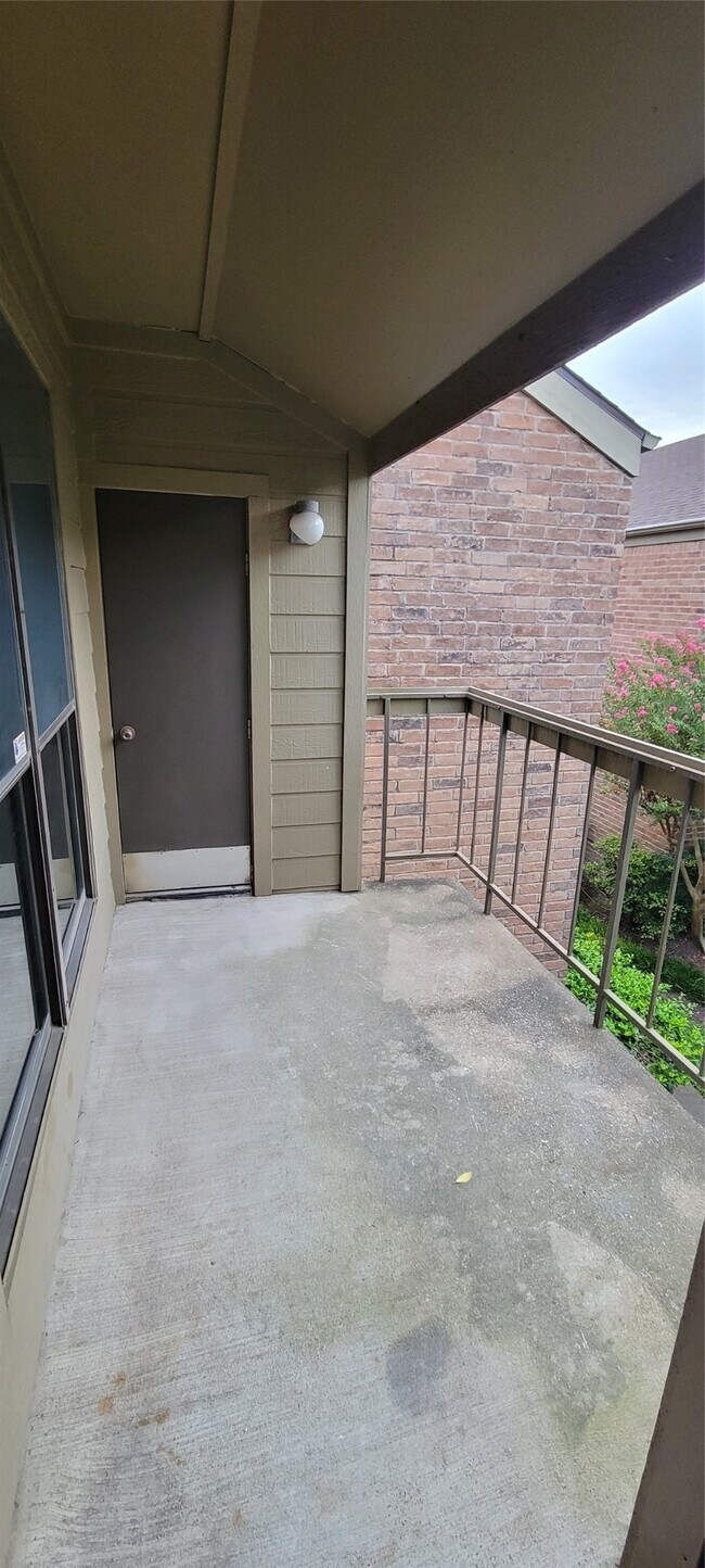 Building Photo - 10053 Westpark Dr