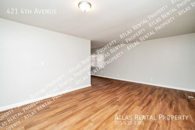 Building Photo - 421 4th Ave