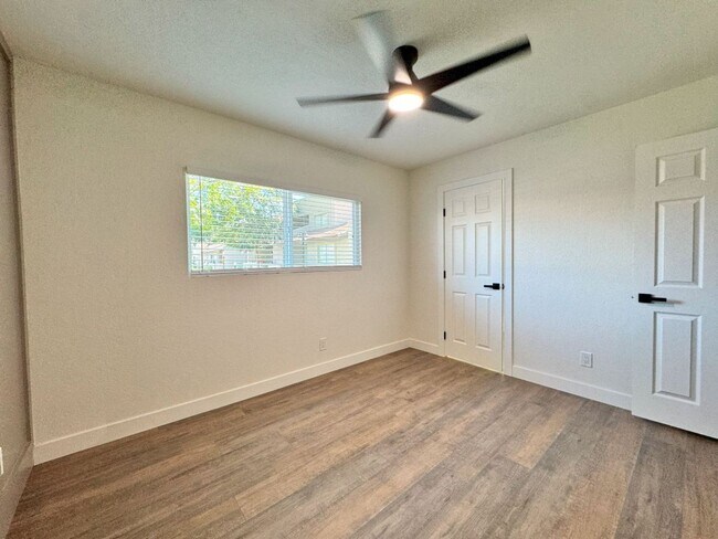 Building Photo - 520 N Stapley Dr
