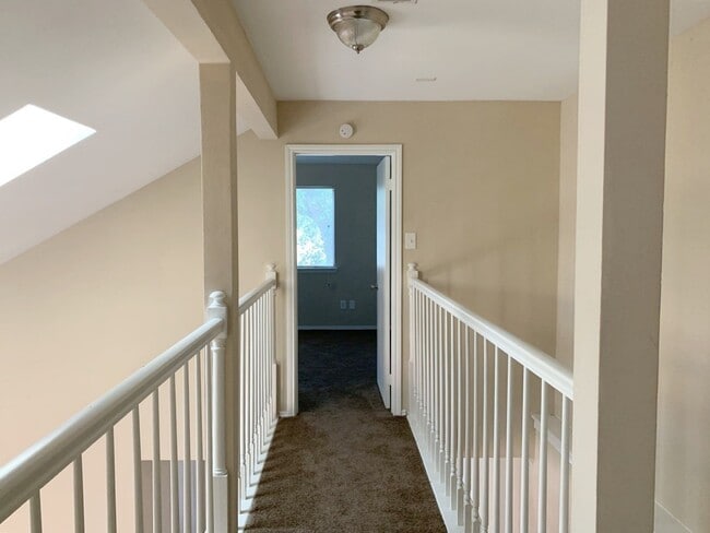 Building Photo - 5922 Cinnamon Creek Cir