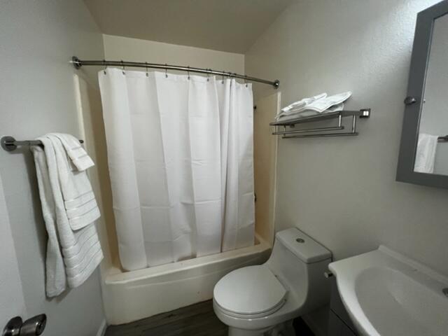 Building Photo - 82075 Country Club Dr
