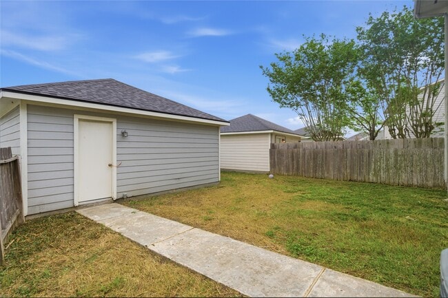 Building Photo - 1613 Palcio Real Dr