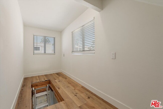 Building Photo - 2516 Arizona Ave