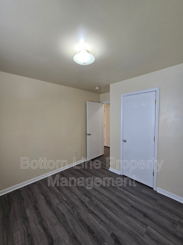 Building Photo - 5326 Eaton Cir