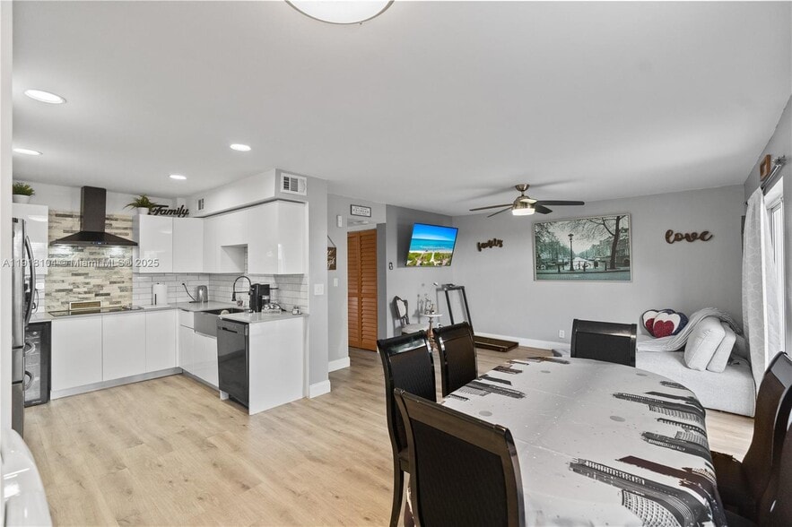 Building Photo - 8089 SW 18th Ct