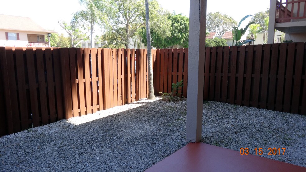 Patio - 11205 N Kendall Dr