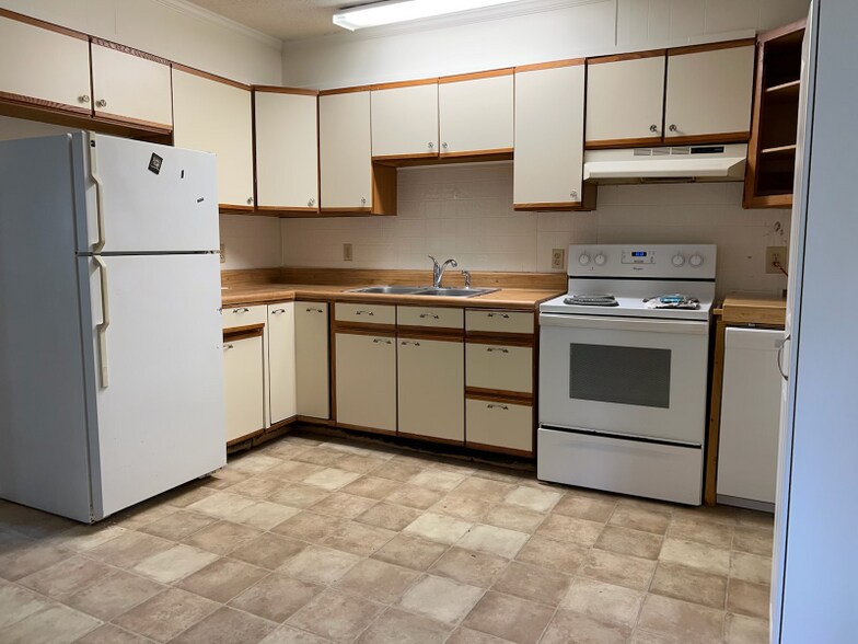 Building Photo - 4932 McDonald Ave