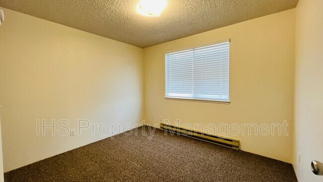 Building Photo - 409 Benham St