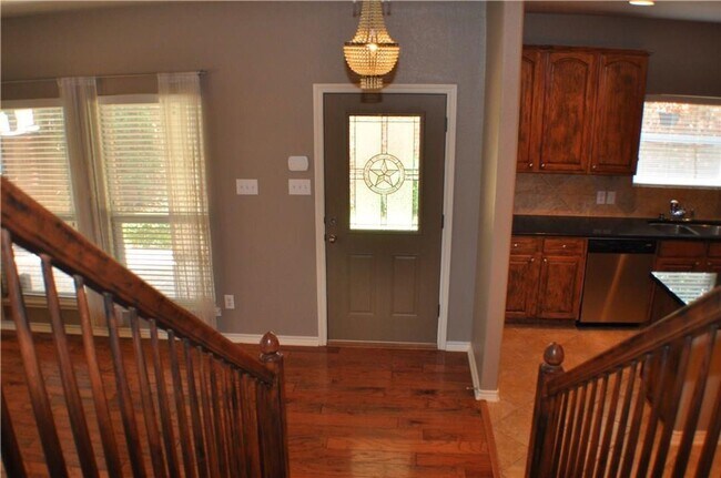 Building Photo - 9424 Snowberry Dr