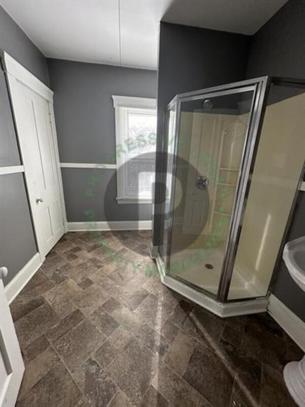 Building Photo - 2059 W 105th St