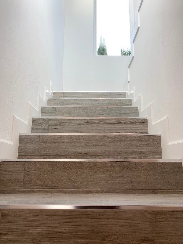 Building Photo - 2221 Glendon Ave