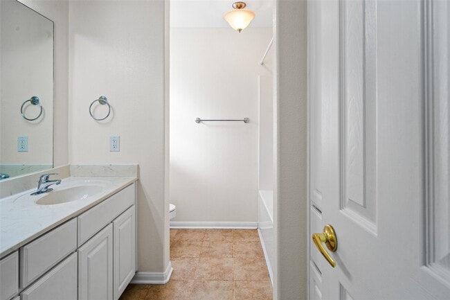 Building Photo - 2224 Shady Tree Ln