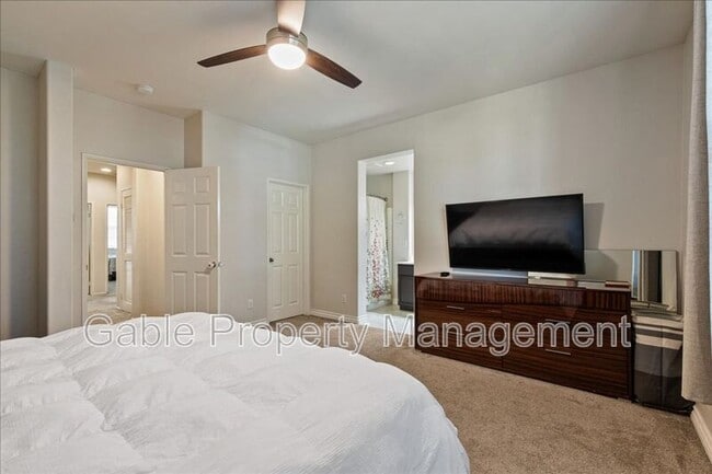 Building Photo - 24136 Victoria Ln