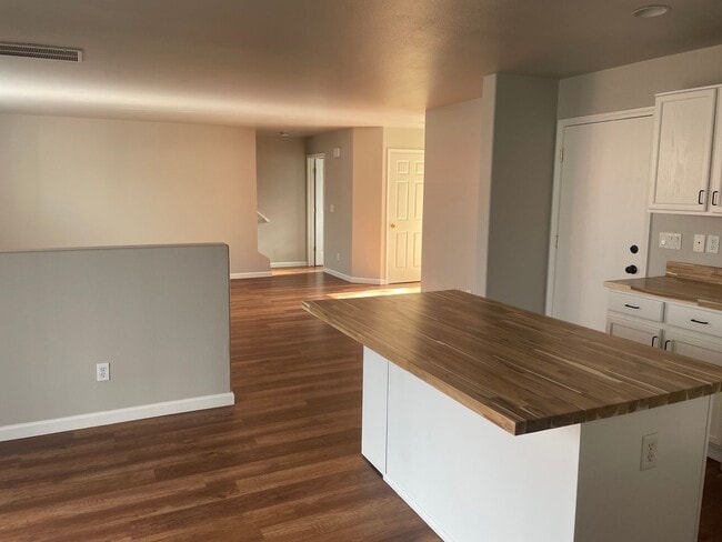 Building Photo - 7433 Spey Dr