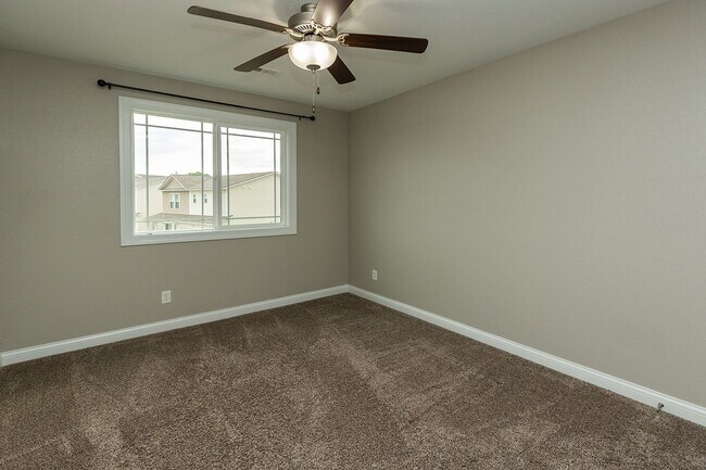 Building Photo - Perfect Single Family Home in Norwalk