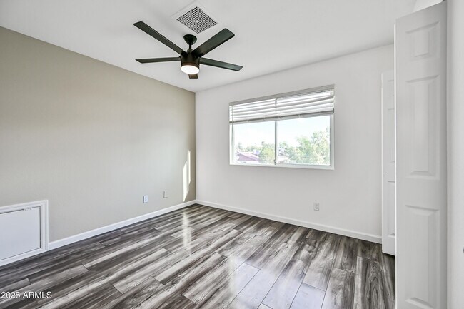 Building Photo - 5761 W Cholla St