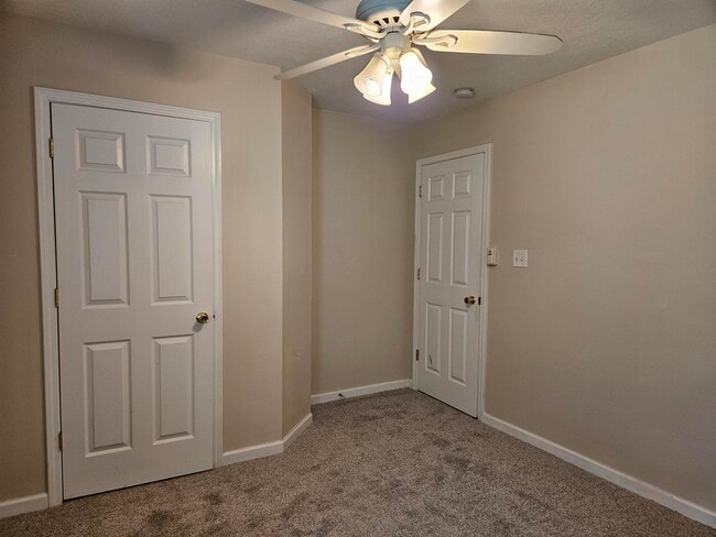 Building Photo - 219 Rainbow Falls