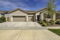 Building Photo - 5561 Peach Tree Dr