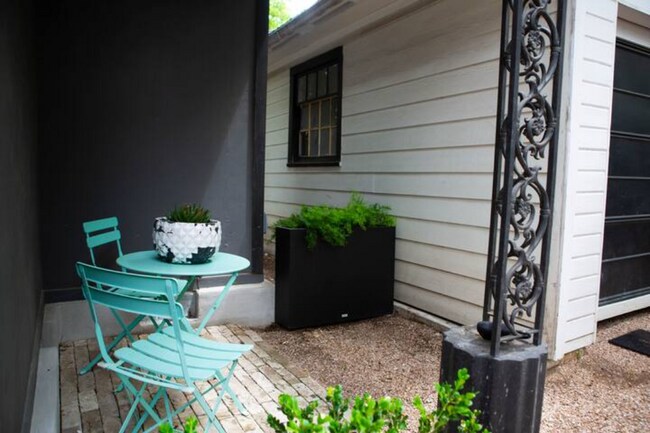 Building Photo - 2703 S 2nd St