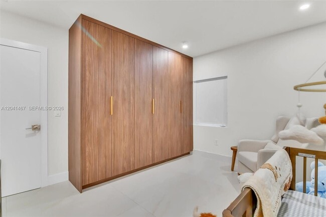 Building Photo - 241 W 48th St