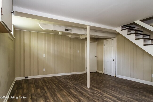 Building Photo - 4620 Hillside Dr