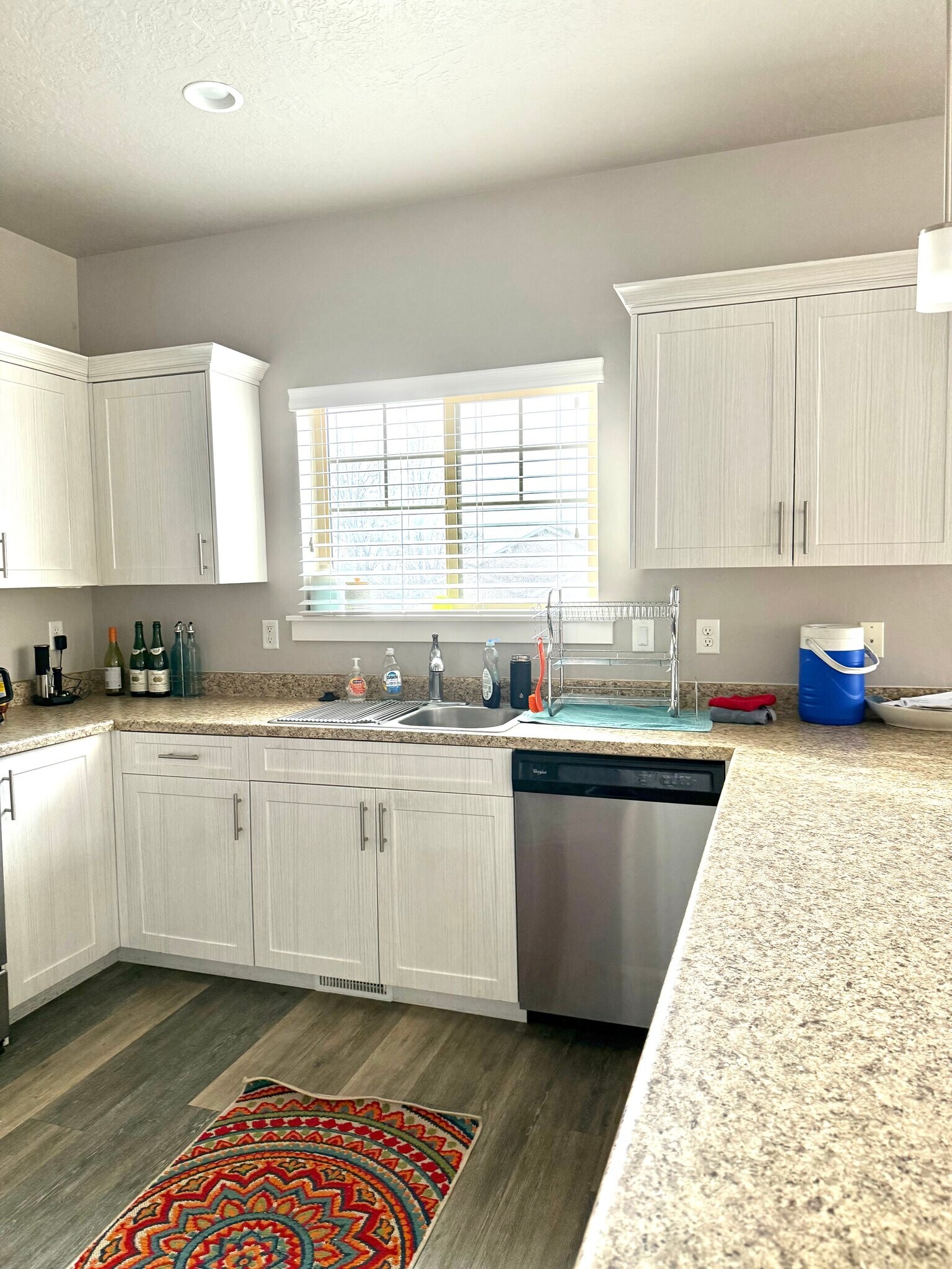 Building Photo - 822 S Aspen Wy