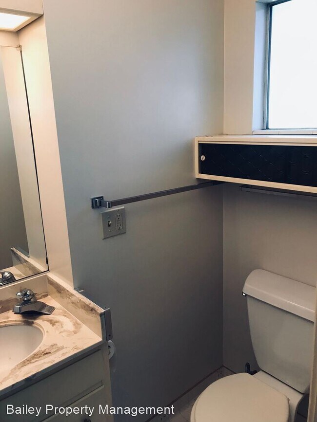 Building Photo - 2 br, 1.5 bath House - 49 Grandview