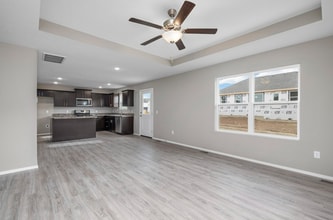 Building Photo - 3 Bedroom Rental with fenced in yard!