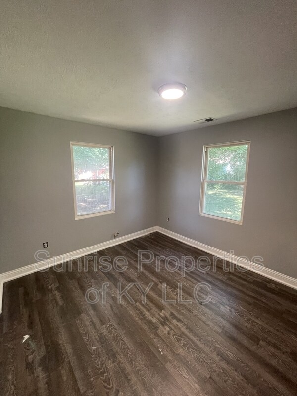 Building Photo - 3203 Hampstead Ct