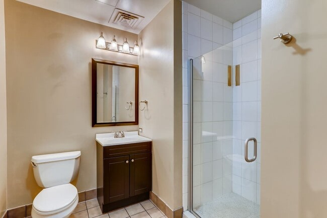 Building Photo - 3 Bedroom 2 Bath Loft Living At It's Finest In LODO! Wireworks Building