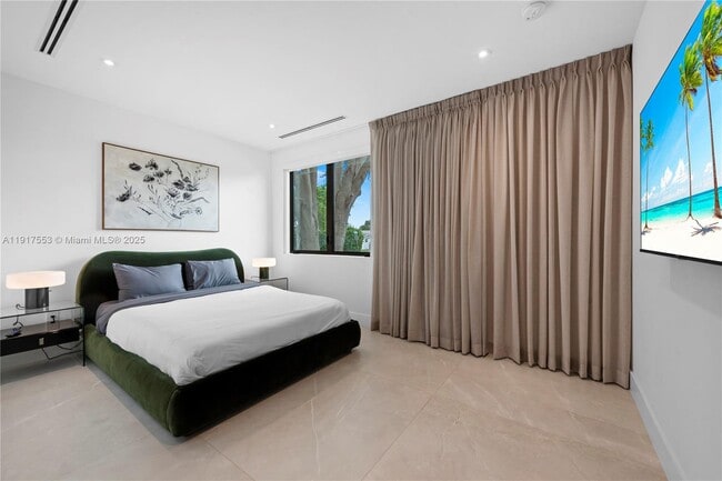 Building Photo - 1881 NE 196th Terrace