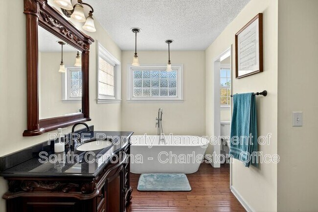 Building Photo - 8591 Cislo Ct