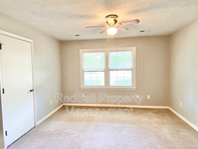 Building Photo - 5187 Oak Creek Cir