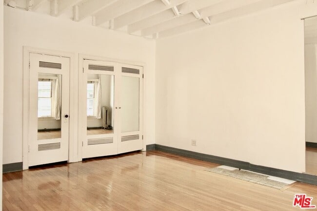 Building Photo - 2121 James M Wood Blvd